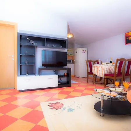 Apartamento Zlatko Rogoznica (Sibenik-Knin)